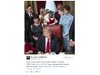 Синът на Тръмп Барън си играе с бебе, докато баща му подписва укази