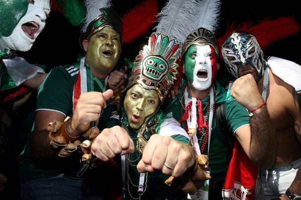 Горещите фенове на Мексико създават проблеми