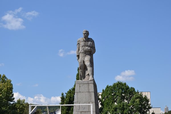 Септемврийското въстание е реалното начало на братоубийствената стогодишна война у нас