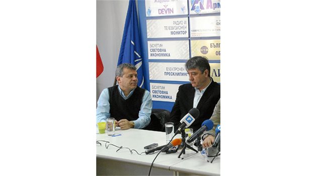 ПОСРЕДНИЦИ: Георги Вълев и Петър Лупов заедно работят по задължения на Кюлев към съдружниците в Тракия банк. 