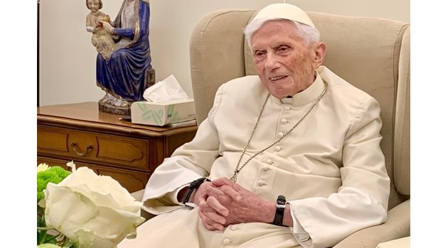 Бенедикт на последния си 95-и рожден ден СНИМКА Фейсбук „Фондация Йозеф Рацингер – папа Бенедикт XVI”