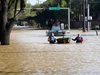 Водите на наводнението в Хюстън започнаха да спадат, но опасността остава