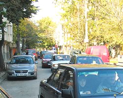 Кварталът е сред най-натоварените в Бургас.