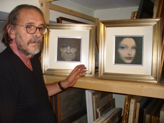 Колекцията от картини на Янко Братанов вече надхвърля 1000 платна на български и чужди автори.