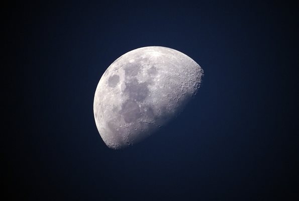 Космическият апарат "Одисей" се е преобърнал при кацането си на Луната