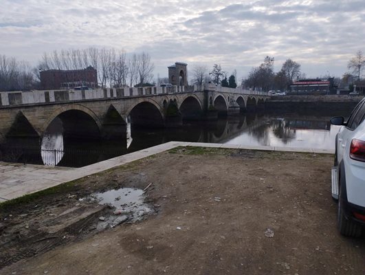 Прочутият мост над Марица в Одрин