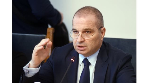 Вицепремиерът и министър на регионалното развитие и благоустройство Гроздан Караджов.