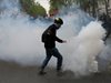 Полицията в Париж използва сълзотворен газ за разпръскване на демонстранти