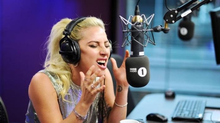 Lady Gaga се завърна ударно с новото си парче „Perfect Illusion” (Аудио)