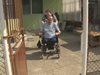 Улични дупки в Русе пречат на мъж в инвалидна количка