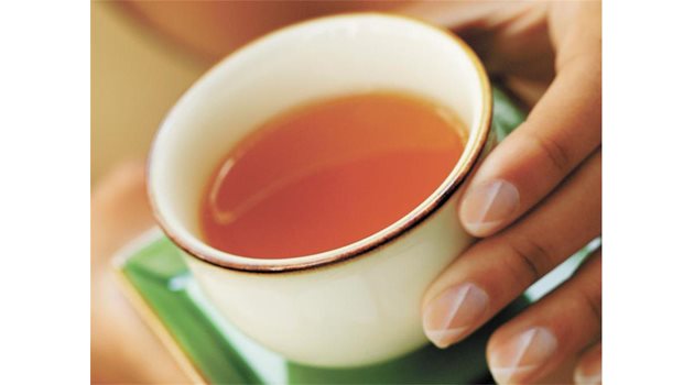 ПОЛЕЗНО: В зеления чай се съдържат цял комплекс водоразтворими витамини, аминокиселини и микроелементи.