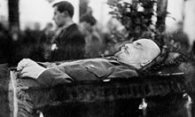 Преди 96 години умира Ленин. Още спорят какво го е убило