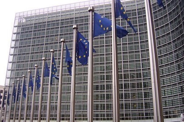 Евродепутатите приеха правила за защита на потребителите от твърде много дългове