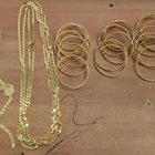 Контрабандни златни накити за над 100 000 лв. са открити в бельото на мъжа СНИМКА: Агенция "Митници"