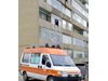 Мъж, паднал от третия етаж на жилищна кооперация, е приет в русенската болница. Той е настанен в здравното заведение с фрактури и хематоми. 39-годишният мъж е бил открит до бл. 10 в русенския квартал „Дружба“ по-миналата нощ малко преди 4 часа. След подаден сигнал в полицията, линейка е откарала пострадалия в болницата, съобщи Дарик.