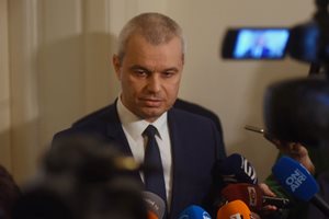 "Възраждане" не застана зад депутата си Гунчева, Костадинов нарече коментара й "шеговит"