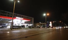 Опашки пред бензиностанциите в София