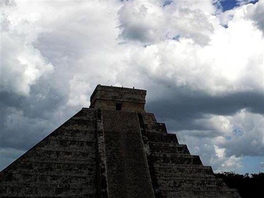 Пирамидата на маите Кукулкан, която е важен елемент в мита “2012”.
СНИМКА: РОЙТЕРС