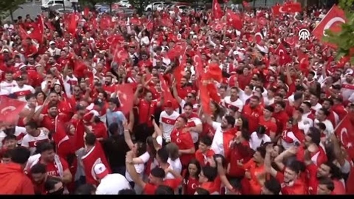 Турските фенове са многобройни
Снимка: youtube