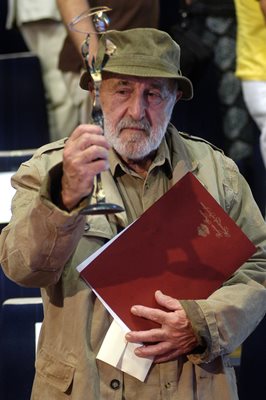 2009 г. Никола Корабов получава награда за цялостно филмово творчество.