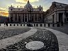 Папа Франциск отне частната собственост на кардиналите и затвори вековни “черни каси”