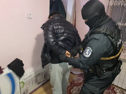 Трима са арестувани при спецакцията СНИМКИ: ОД на МВР