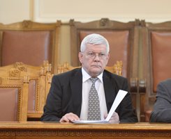 Министър Вътев: Разглеждат се предложенията за изменение на Стратегическия план