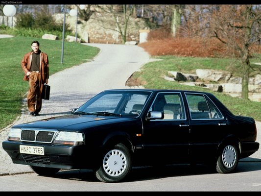 Lancia Thema, която се продава между 1985 и 1994 г., е направена на обща платформа с моделите Alfa Romeo 164, Fiat Croma and Saab 9000.