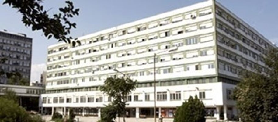 Издъхна пациентът, скочил от 5-я етаж на болница в Бургас