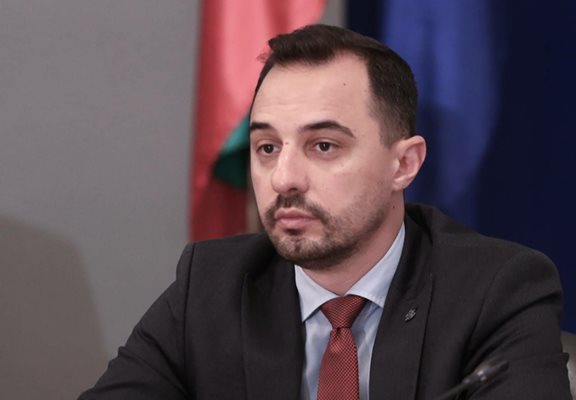 Министърът на икономиката и индустрията Богдан Богданов
