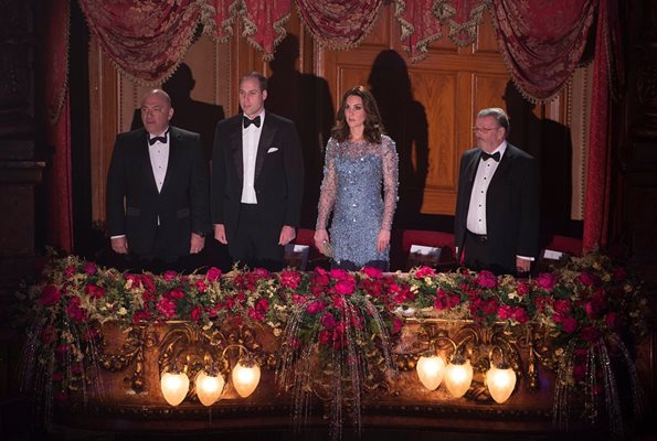 Херцозите на Кембридж Уилям и Катрин присъстваха на годишното представление на Кралското вариете СНИМКИ: РОЙТЕРС