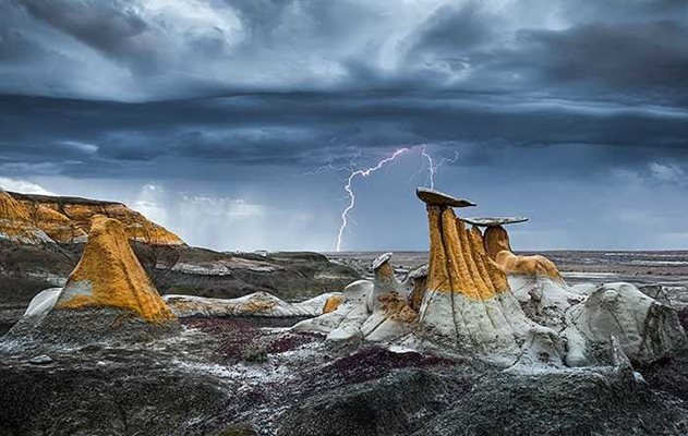 2015 NBP WINNER POWER OF NATURE  LIGHTNING STORM  By Luis VilarinI?o