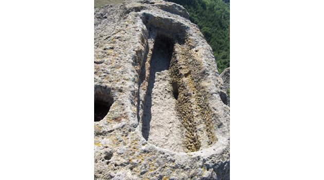 Скалният гроб при Татул