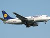 Самолет на „Луфтханза“ се приземи заради заплаха

