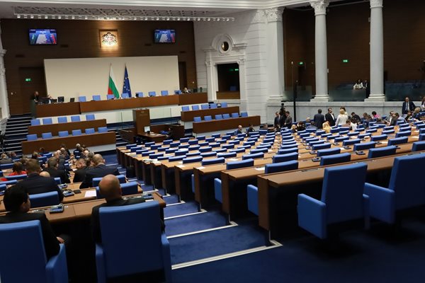 Утре депутатите ще заседават за последно преди старта кампанията за парламентарните и европейски на 9 юни.

СНИМКА: РУМЯНА ТОНЕВА