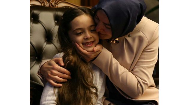 7-годишната бежанка от Сирия Бана ал-Абед е сред най-влиятелните личности онлайн