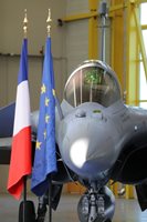 В края на ноември Хърватия сключи договор за покупка от Франция на ескадрила от 12 изтребителя “Рафал” за 1 млрд. евро.