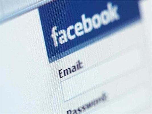 Сексуальные девушки из социальной сети Facebook - 46 порно фото