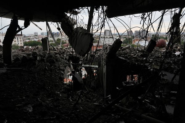 Поражения от руски удар в Харков снимка Ройтерс