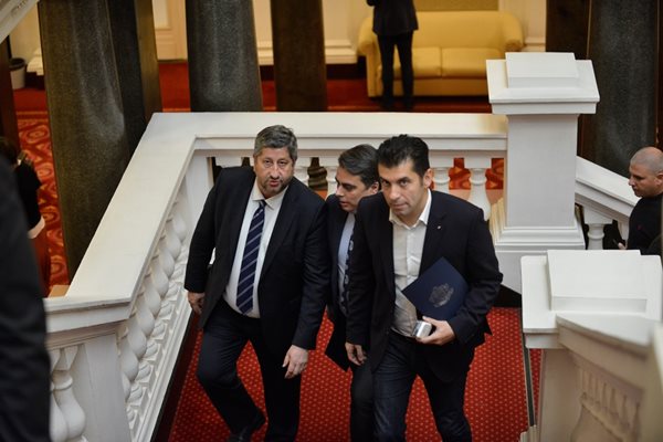 Христо Иванов от ДБ и Кирил Петков от ПП заявиха, че няма да подкрепят мандат на ГЕРБ.