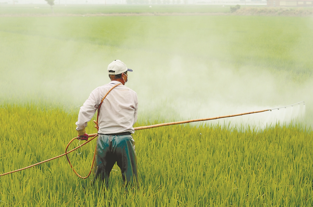 Страната ни трябва да намали пестицидите с 35%
