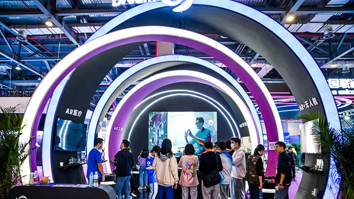 Китай отбеляза над 100 процента ръст на инвестициите във VR през 2021г.