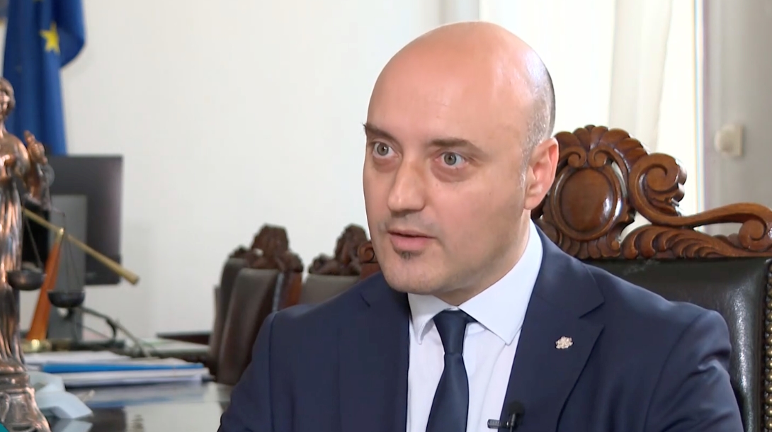 Атанас Славов за промените в конституцията: Ако се провалят, нямам място на министерския пост