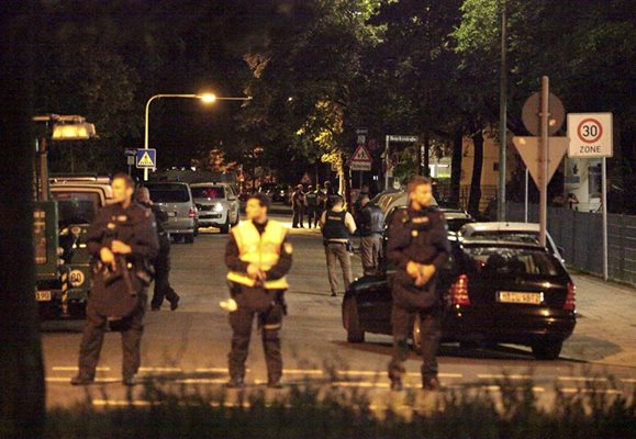 Полиция блокира улиците на Мюнхен. СНИМКИ: РОЙТЕРС