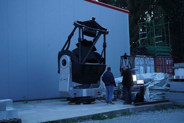 Първи тестове и наблюдения в завода на ASA с новия 1.5 м роботизиран телескоп за НАО Рожен.