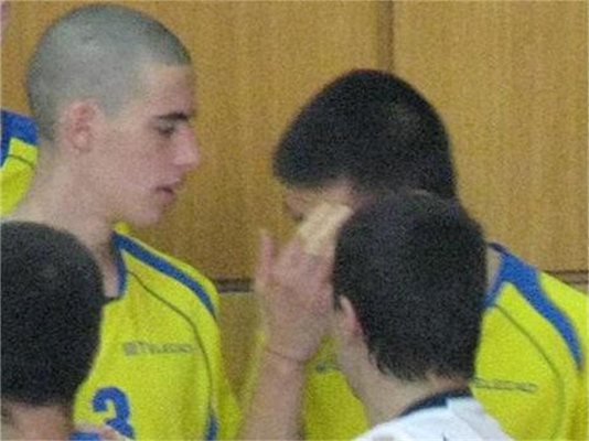 17-годишният Ник Георгиев, единият от уличените за убийството
