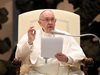 Папа Франциск: Съжалявам, че по-възрастните поколения не знаеха как да опазят планетата
