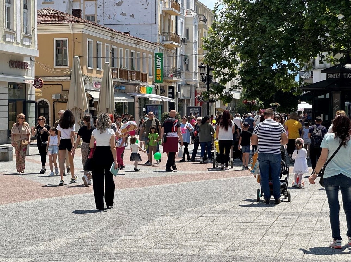 Слънчево и топло време ни очаква днес, до 36° в Пловдив