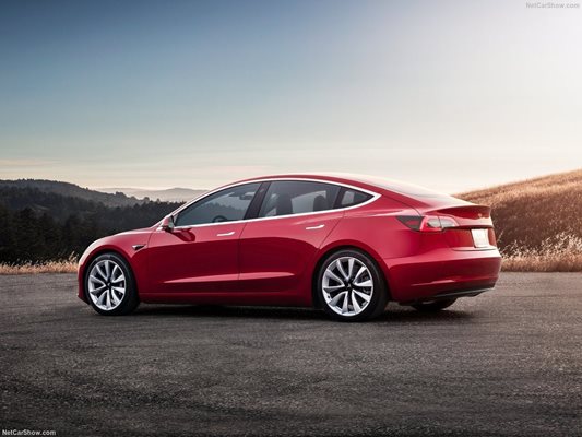 От електрическите коли Tesla Model 3 е с най-много проблеми.