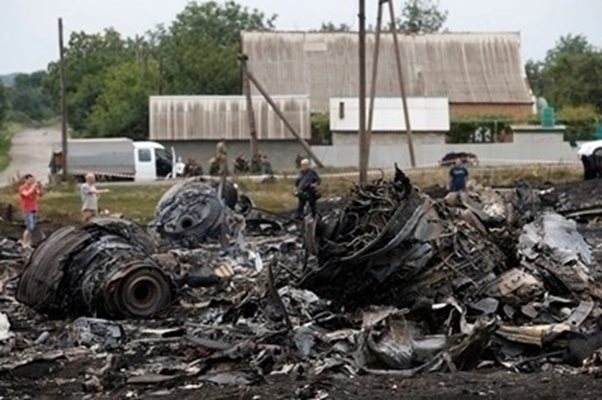 Самолетът бе свален от ракета на 17 юли 2014 г. Снимка РОЙТЕРС